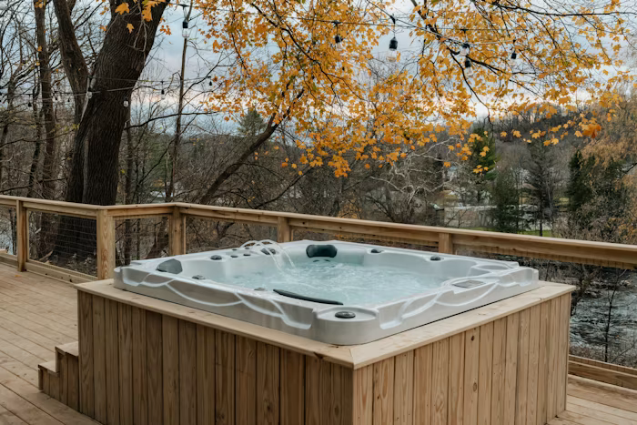 High-End Outdoor Hot Tub / Spa