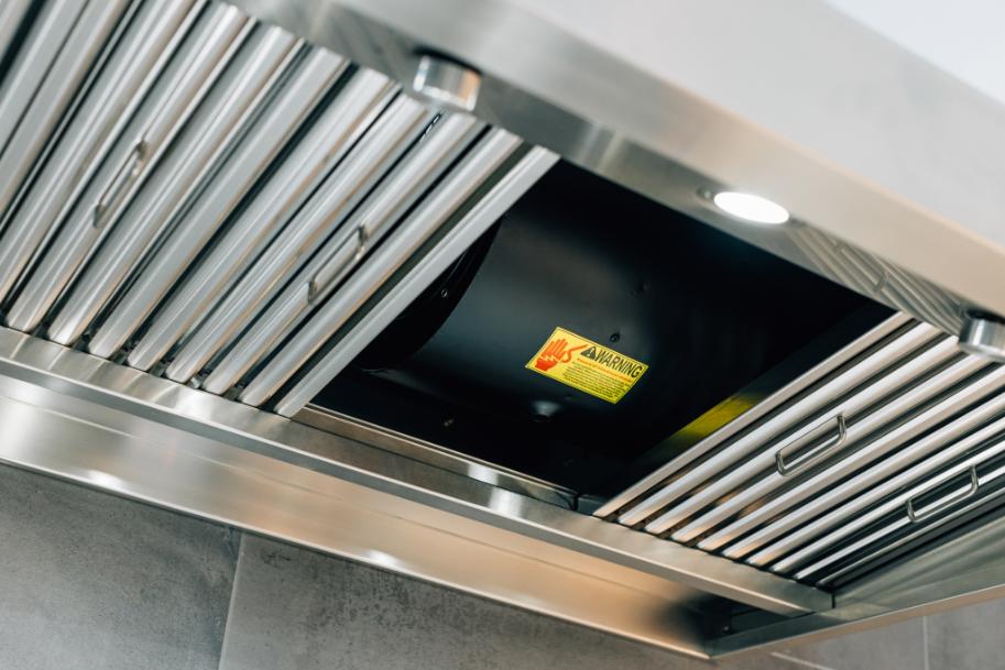 Summerset Grills 60" Outdoor Rated Vent Hood w/ 2,000 CFM Motor & Mounting Bracket